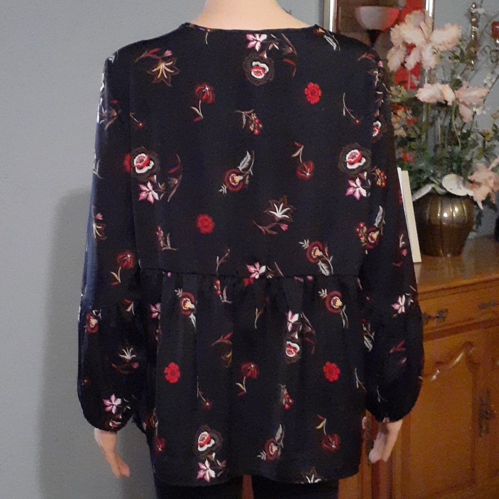 Old navy floral printed blouse size L - Picture 4 of 7